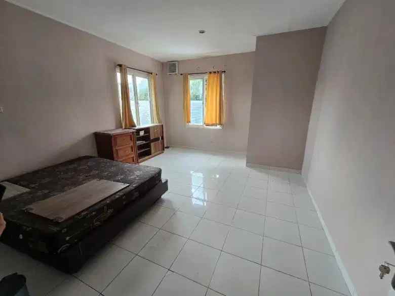 jual rumah hook 2 lantai lokasi di ciledug