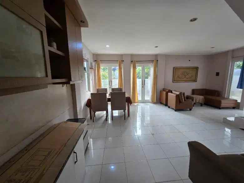 jual rumah hook 2 lantai lokasi di ciledug