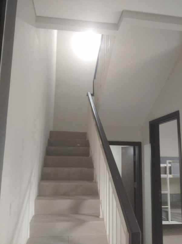 jual rumah sudah renov cluster noth mlssisipi jak tim