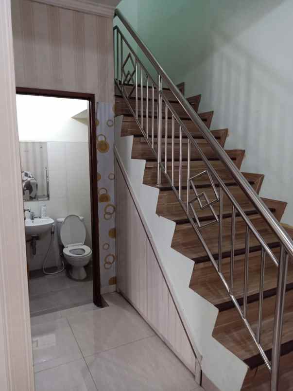 jual rumah village premiere cipondoh tangerang