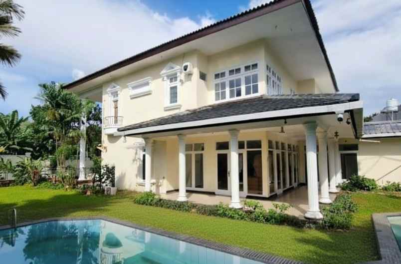 luxury timeless spacious home or sale