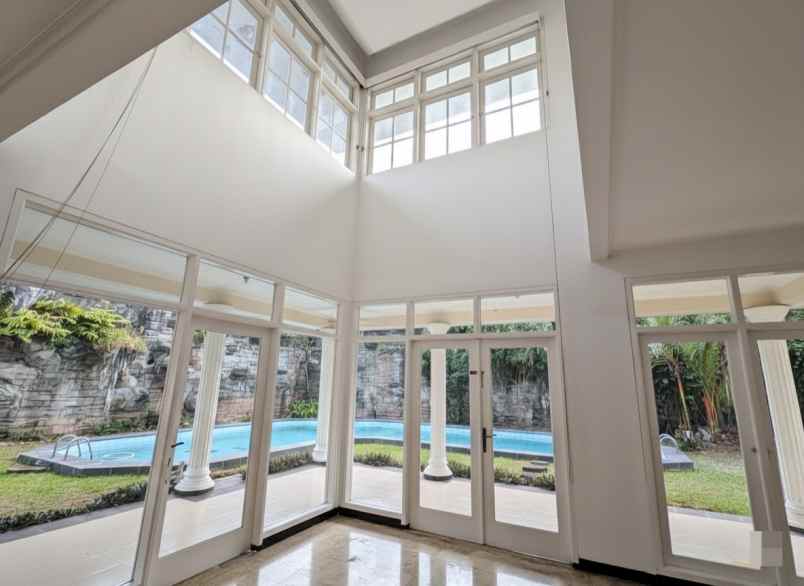 luxury timeless spacious home or sale