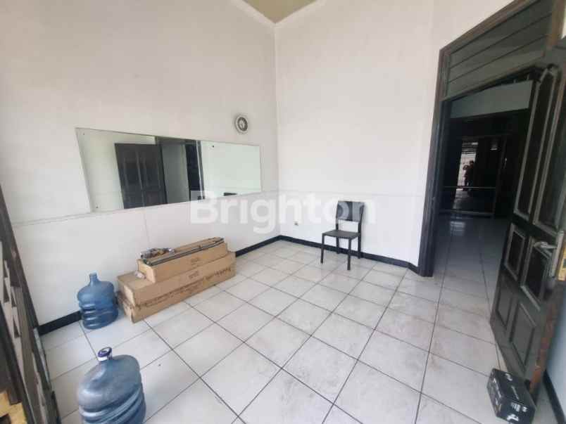 manyar kertoadi row 3 mobil utara