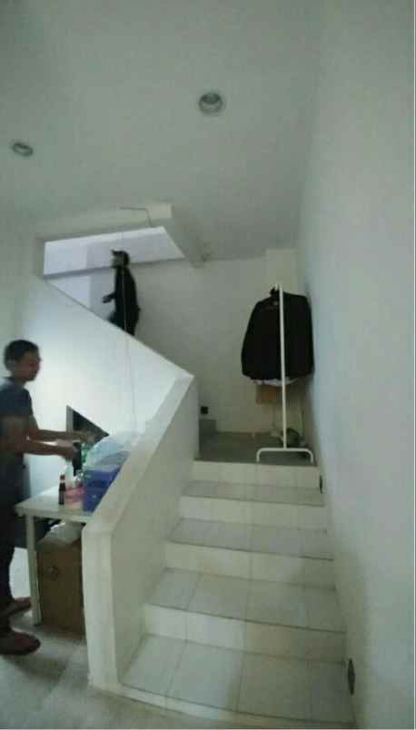 ruko 10m jln benda kemang jakarta selatan