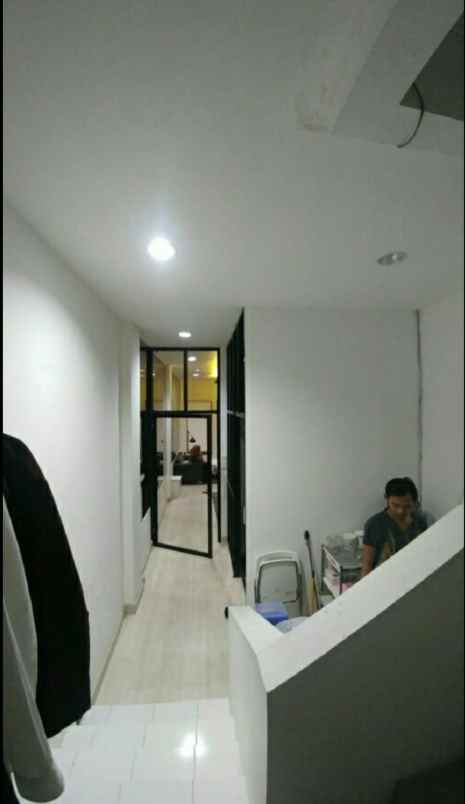 ruko 10m jln benda kemang jakarta selatan