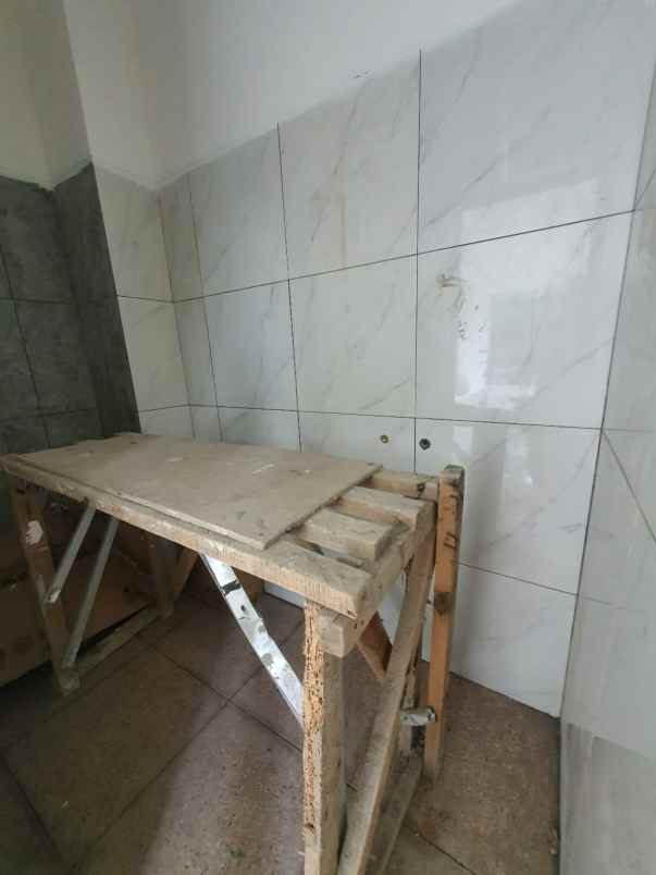 ruko baru 3 lantai dijual di jagakarsa