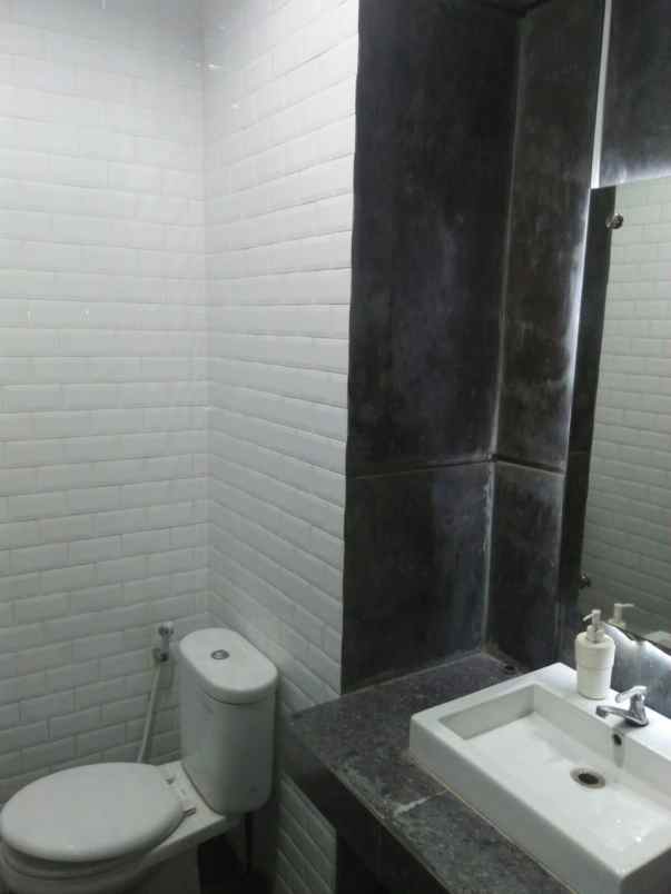 ruko dijual dibawah harga di kebayoran lama