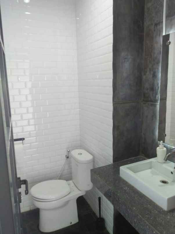 ruko dijual dibawah harga di kebayoran lama