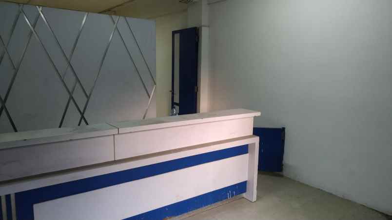 ruko perak 3 lantai hook hadap jalan raya surabaya