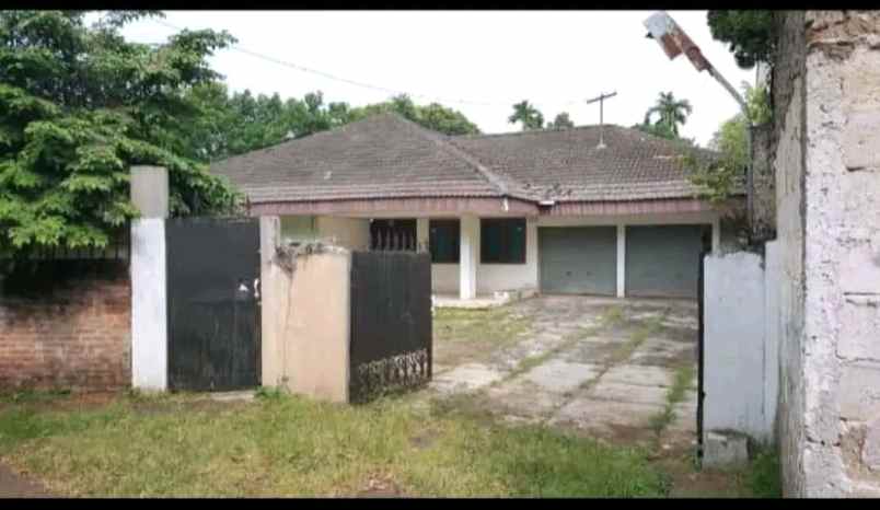 rumah 1250 m di jakarta selatan