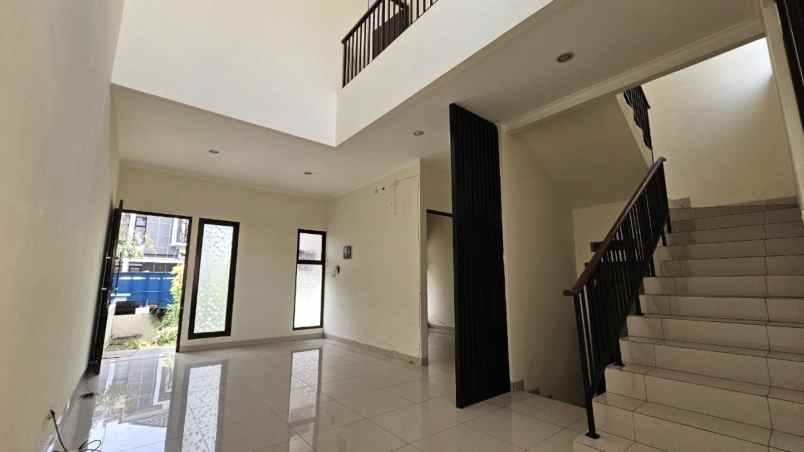 rumah 2 lantai cluster arana kota harapan indah bekasi