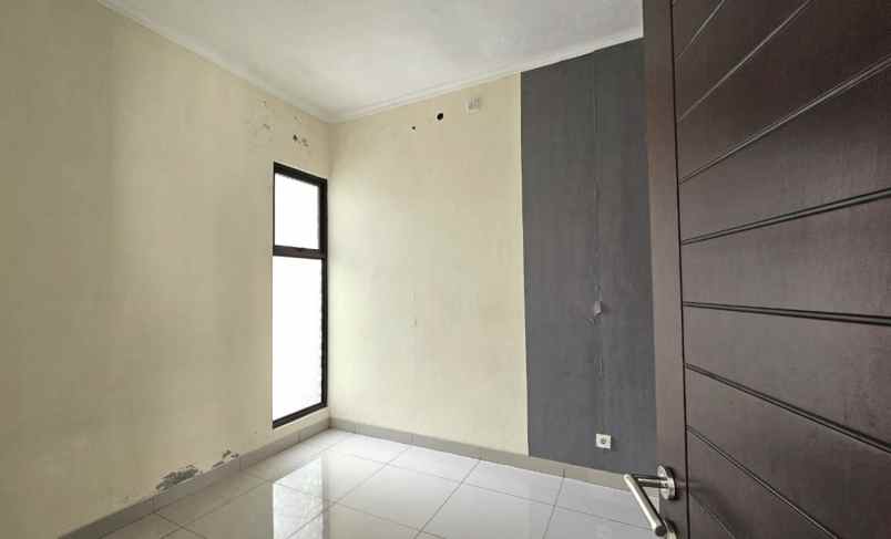 rumah 2 lantai cluster arana kota harapan indah bekasi