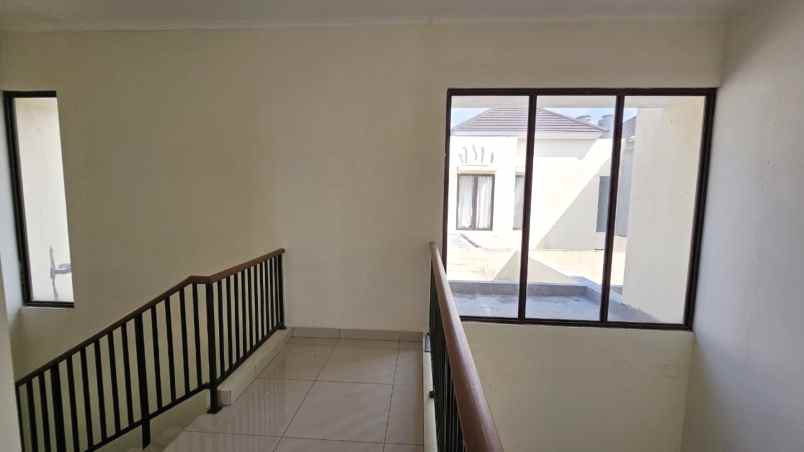 rumah 2 lantai cluster arana kota harapan indah bekasi