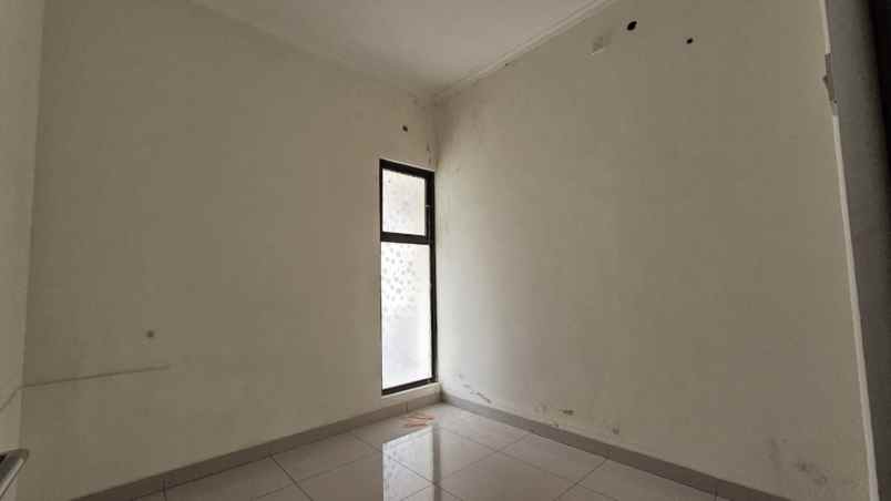 rumah 2 lantai cluster arana kota harapan indah bekasi