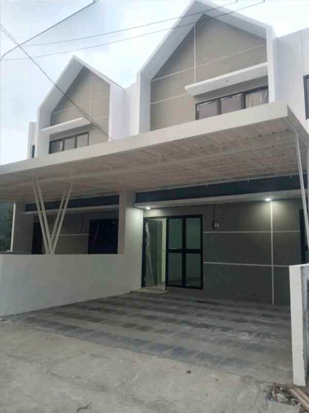 rumah 2 lantai jatisampurna bekasi siap huni