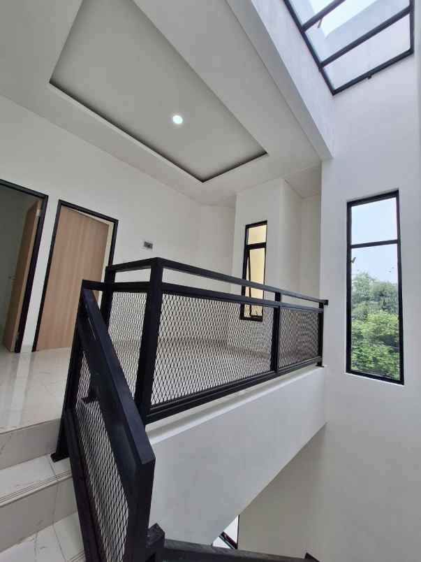 rumah 2 lantai sukmajaya depok 700 jutaan