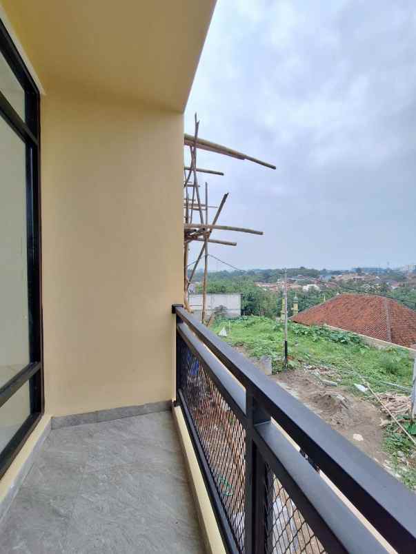 rumah 2 lantai sukmajaya depok 700 jutaan