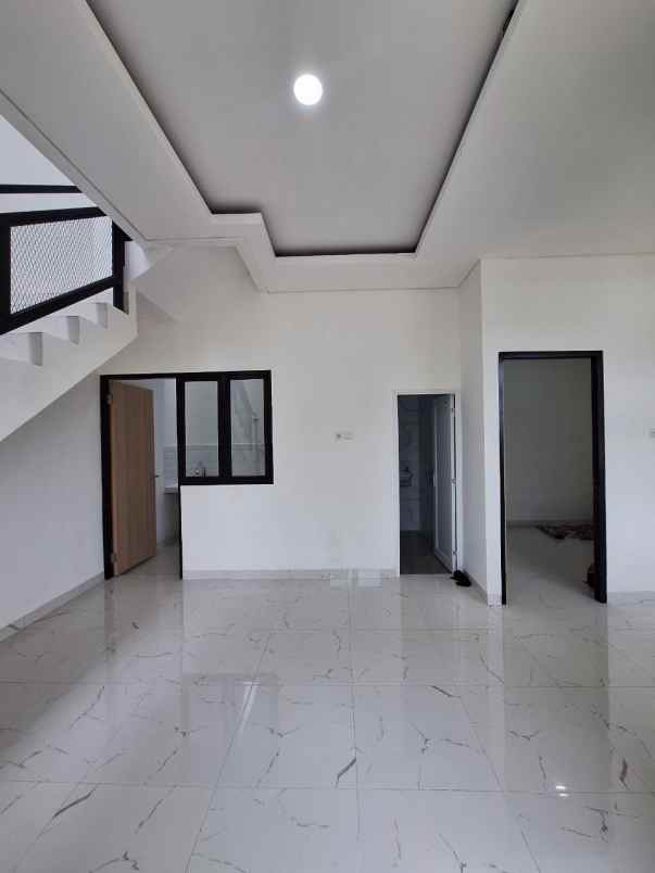 rumah 2 lantai sukmajaya depok 700 jutaan