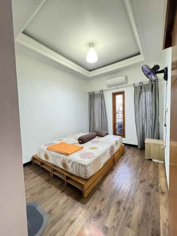 rumah 3 lantai di utan panjang kemayoran jkt pusat