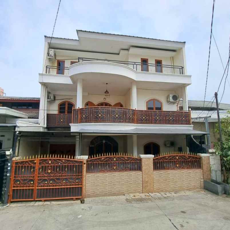 rumah 3lt luas 150m komplek pelindo koja jakarta utara