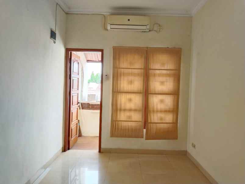 rumah artistik geboy manja di pondok bambu