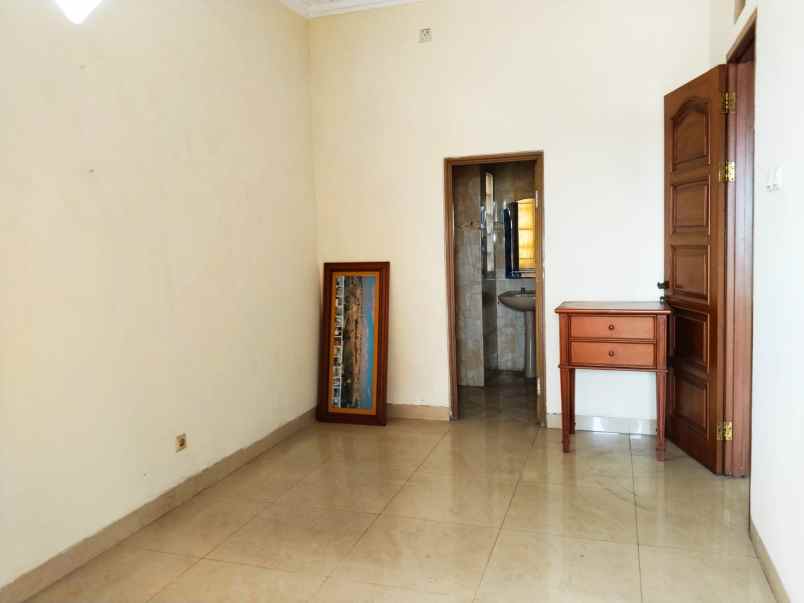 rumah artistik geboy manja di pondok bambu