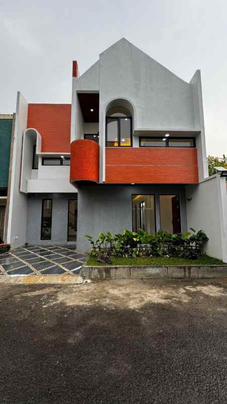 rumah baru 2 lt siap huni termurah di selatan jakarta