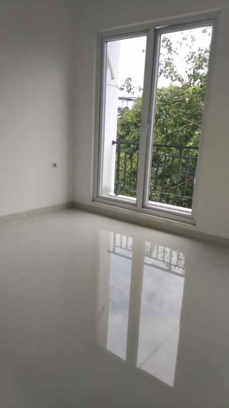 rumah baru depan taman muara karang jak ut