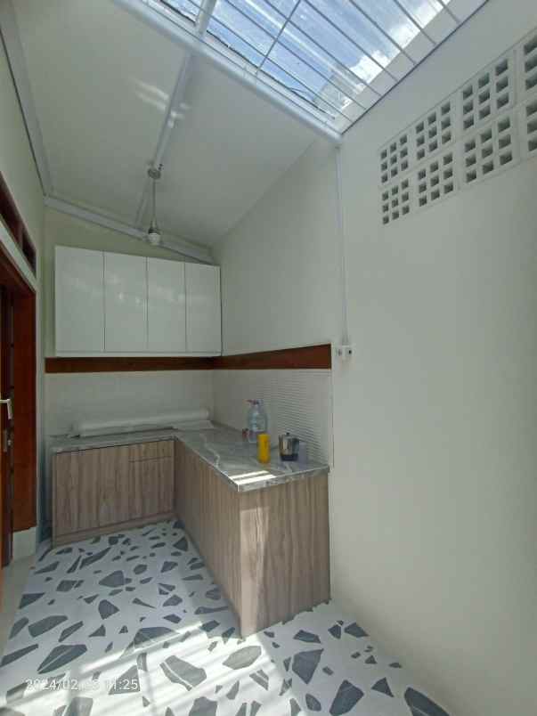 rumah baru keren di lembang dekat sespima polri