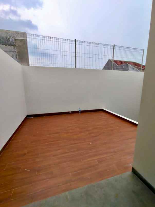 rumah baru manyar kertoarjo surabaya