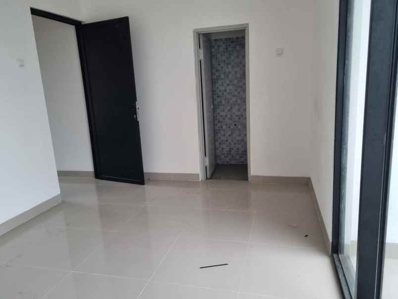 rumah cantik dekat rsu mitra sehat