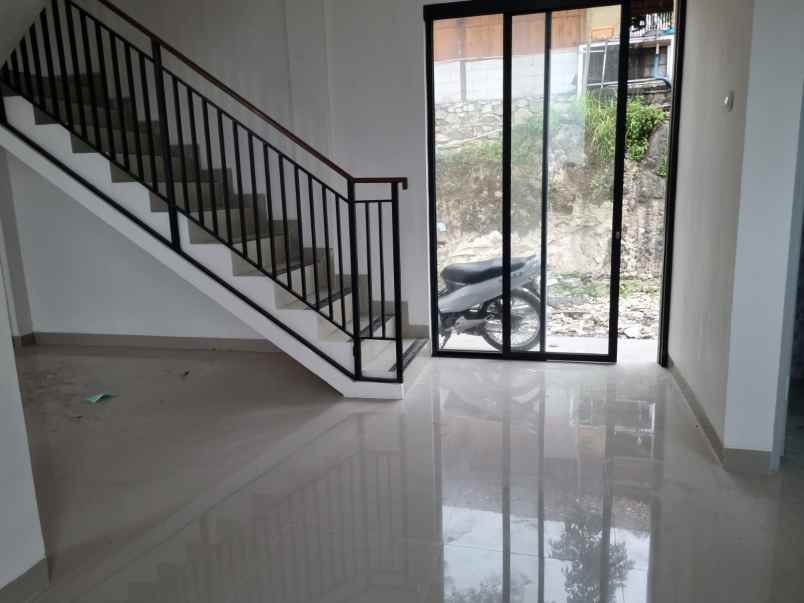 rumah cantik dekat rsu mitra sehat