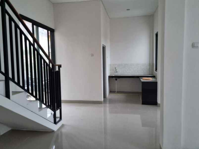 rumah cantik dekat rsu mitra sehat