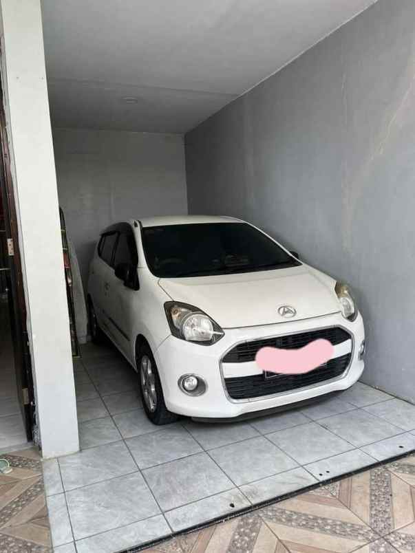 rumah cengkareng jakbar cakep 2 lantai