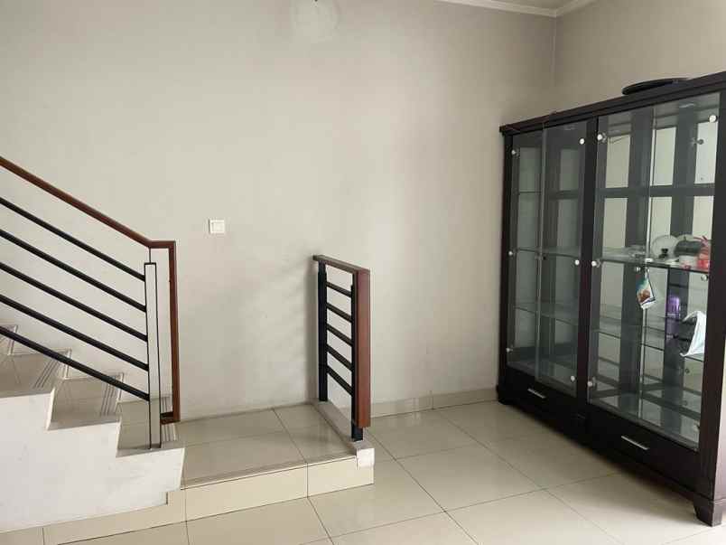 rumah dekat mall di cluster bluebell summarecon bekasi