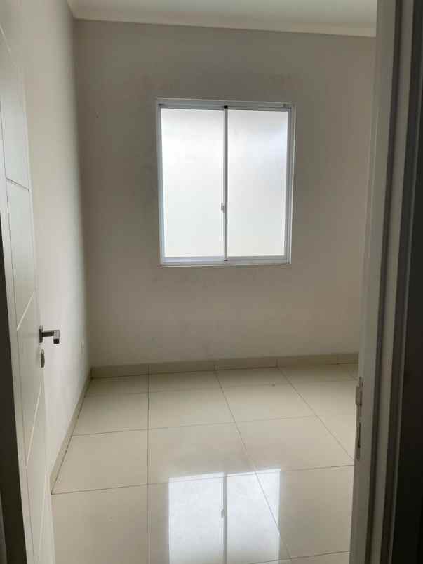 rumah dekat mall di cluster bluebell summarecon bekasi