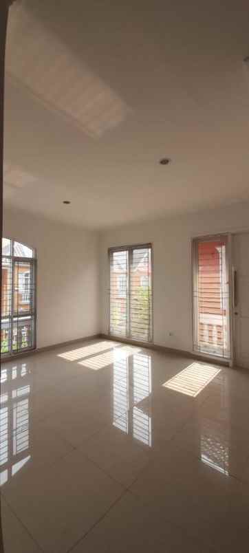 rumah dijual cluster omaha gading serpong