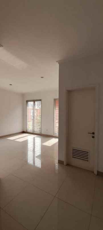 rumah dijual cluster omaha gading serpong