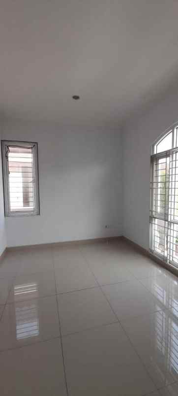 rumah dijual cluster omaha gading serpong