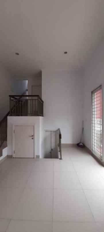 rumah dijual cluster omaha gading serpong