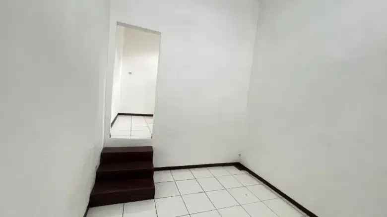 rumah dijual di komplek lokasi strategis kebon jeruk