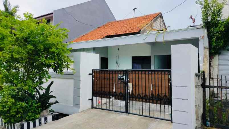 rumah dijual tenggilis timur surabaya timur siap huni