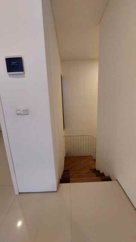 rumah full furnished american style setraduta bandung