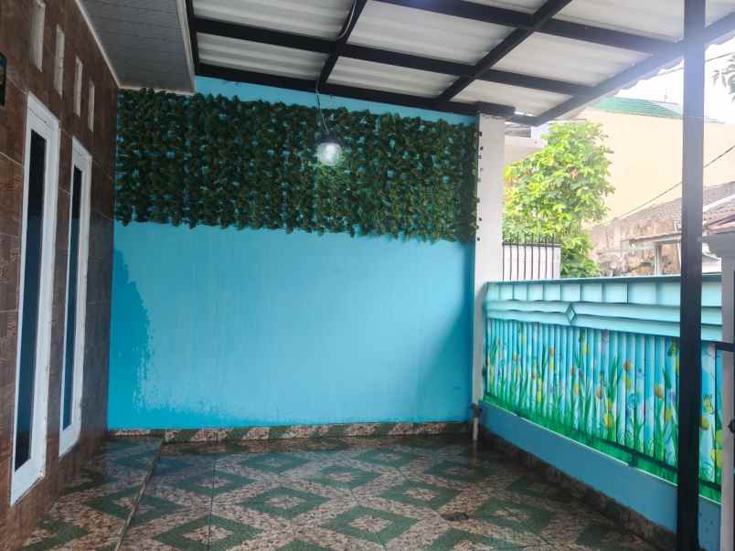 rumah hook di puri anggrek dekat terminal pakupatan