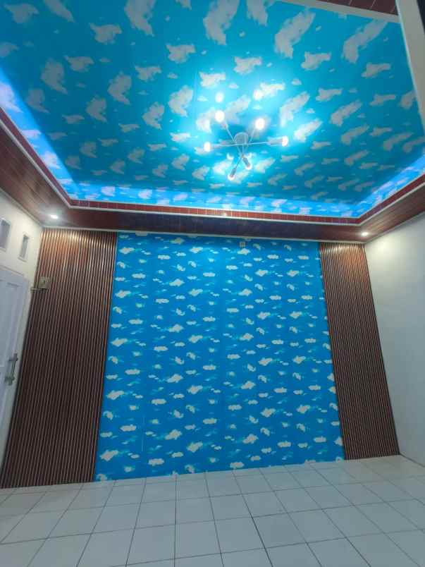 rumah hook di puri anggrek dekat terminal pakupatan