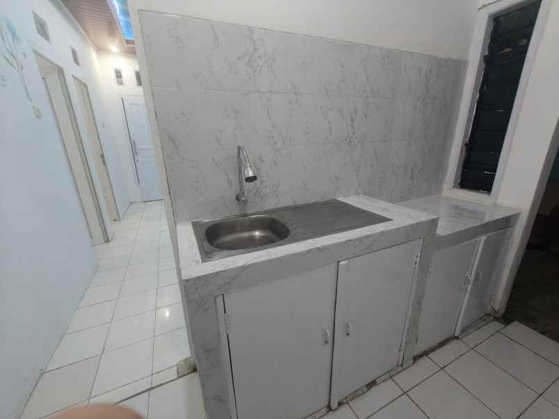 rumah hook di puri anggrek dekat terminal pakupatan