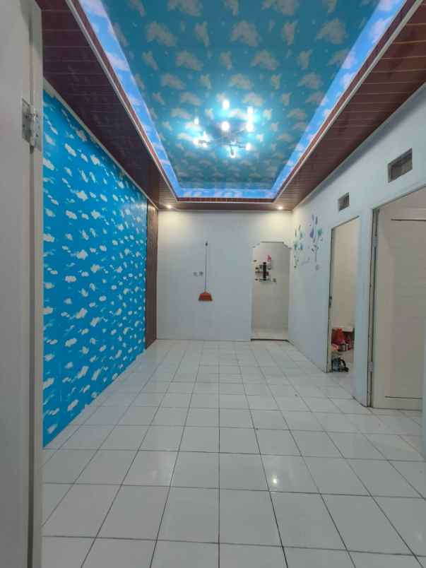 rumah hook di puri anggrek dekat terminal pakupatan