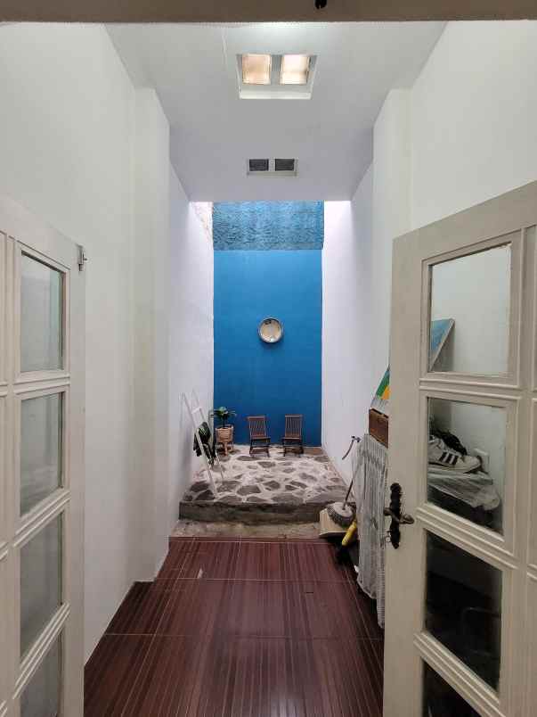 rumah hook pinggir jalan area pondok karya