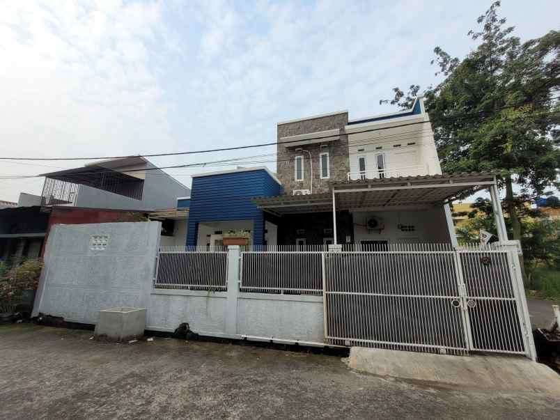 rumah hook pinggir jalan area pondok karya