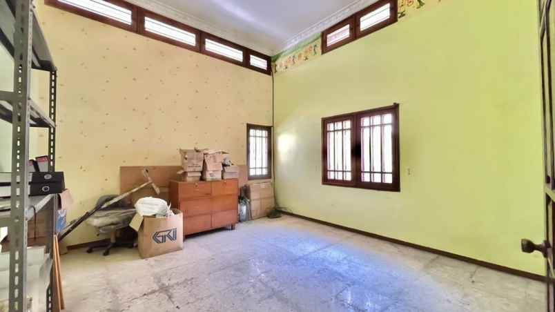 rumah jl progo dekat raya darmo strategis pusat kota